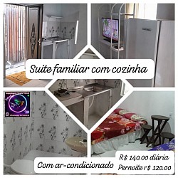 O suite familiar com cozinha tem 2 cama de casal e televisão e frigobar e banheiro dentro e arcondicionador ou 2 ventiladores e 2 espaço pra rede e cabe total 6 pessoas